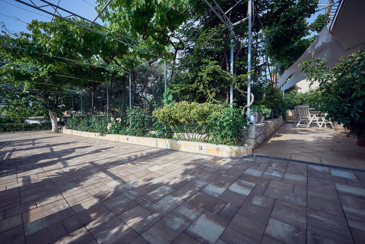 Apartments Tonka โตรกีร์ ภายนอก รูปภาพ
